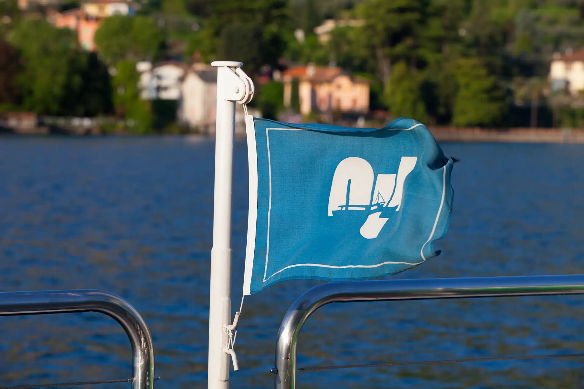 Bandiera Navigazione Lago Di Iseo