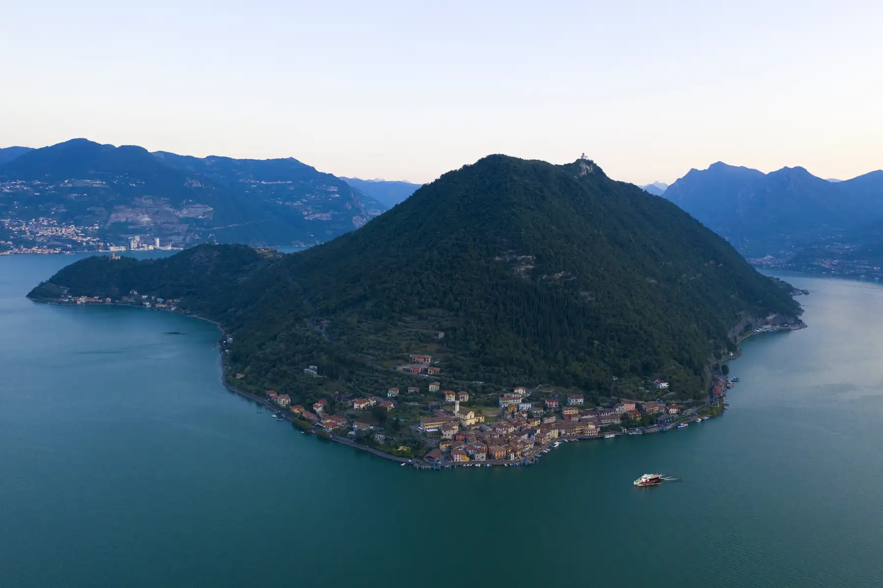 Monte Isola Foto Serale